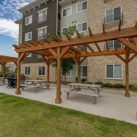 Soka Suites Las Colinas